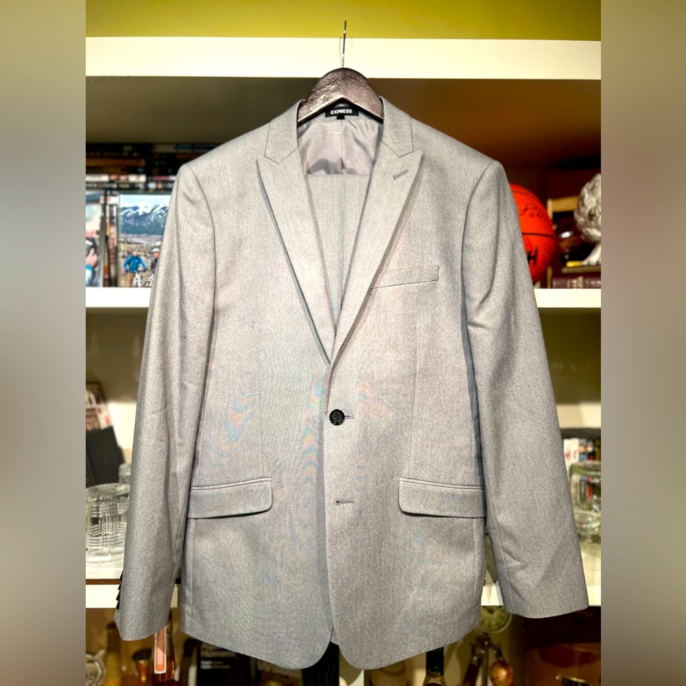 Express Men’s Two-Piece Suit, Slim Fit, 40R, Gray, New Without Tags